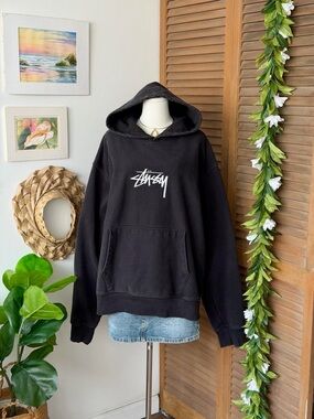 black stussy logo hoodie
